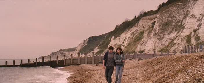 ,     - Angus, Thongs and Perfect Snogging